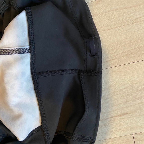 Athleta Black&White Stealth Fit Cropped Leggings - Picture 6 of 7